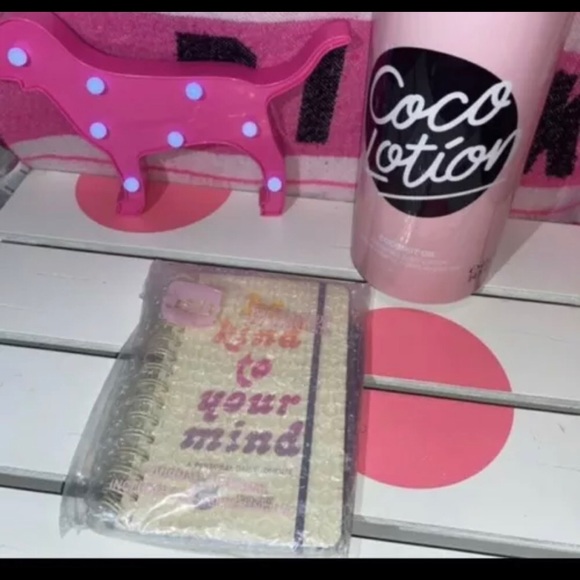 VS PINK Wellness Journal NEW LIMITED EDITION - Picture 5 of 7